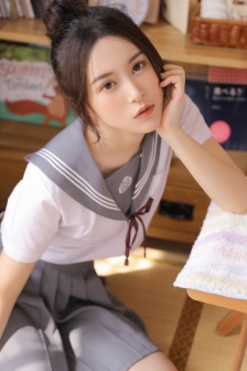 沙滩比基尼泳衣